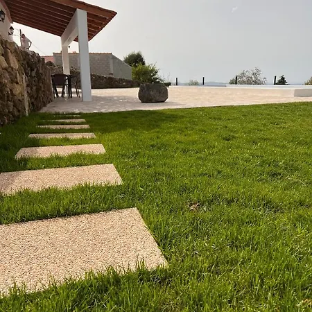 Nocashouse Lousa Hébergement de vacances *