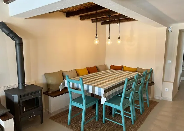 Nocashouse Lousa Semesterbostad *